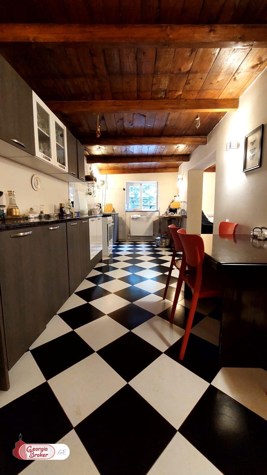 იყიდება ახალი გარემონტებული 5 ოთახიანი  აგარაკი წეროვანში